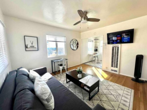 Minimalist 1 bed by Airport & Old Town